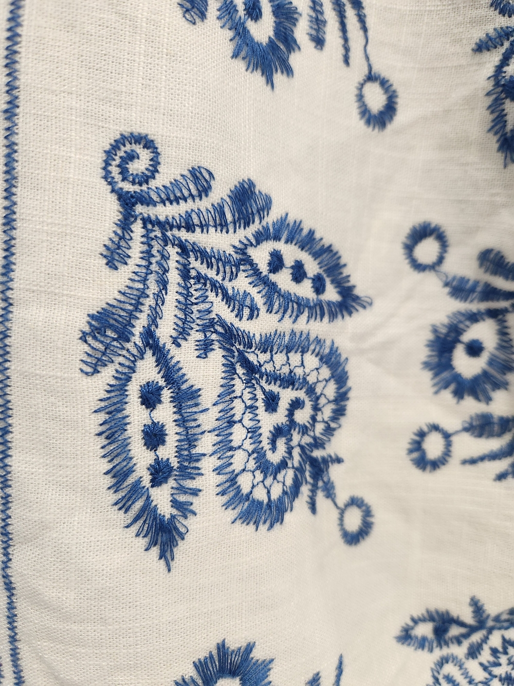 Zara Cream Wide-Leg Capris with Blue Embroidered Floral Print - Picture 4 of 13